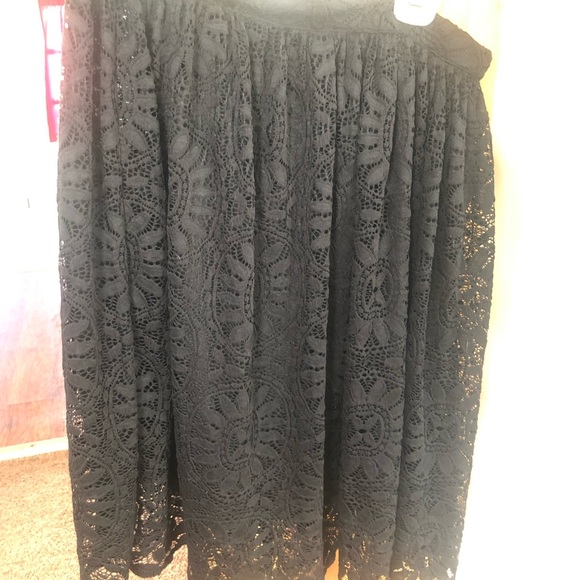 NWOT Xhilaration Black Lace Skirt - Size Large